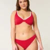 Ribbineulotut bikinit