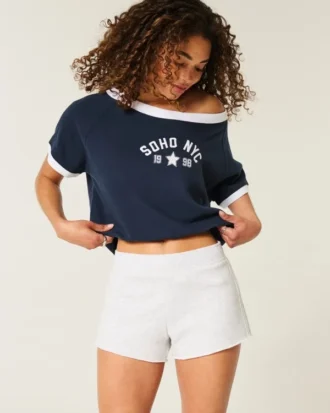 Sivuraitainen fleece-minishortsit