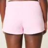 Sydänkuvioiset fleece-minishortsit Sydänkuvioiset fleece-minishortsit