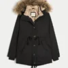 Tekoturkiksella vuorattu parka Tekoturkiksella vuorattu parka