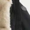 Tekoturkiksella vuorattu parka Tekoturkiksella vuorattu parka