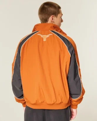 Texasin yliopisto, Austin Longhorns -graafinen tuulitakki