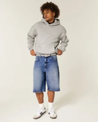 Tummat, erittäin väljät denimshortsit