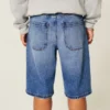 Tummat, erittäin väljät denimshortsit Tummat, erittäin väljät denimshortsit