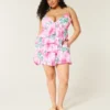 V-kaula-aukkoinen röyhelöinen babydoll-minimekko V-kaula-aukkoinen röyhelöinen babydoll-minimekko