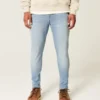 Vaaleat urheilulliset skinny-farkut Vaaleat urheilulliset skinny-farkut