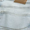 Vaaleat urheilulliset skinny-farkut Vaaleat urheilulliset skinny-farkut
