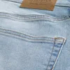 Vaaleat urheilulliset skinny-farkut Vaaleat urheilulliset skinny-farkut