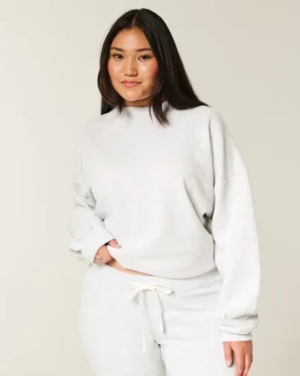 Ylisuuri mock neck -huppari