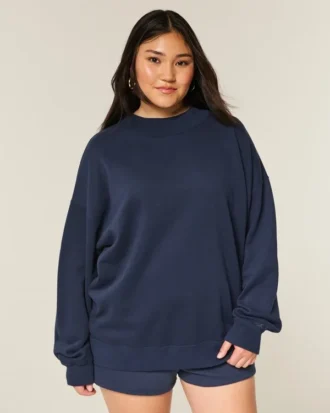 Ylisuuri mock neck -huppari