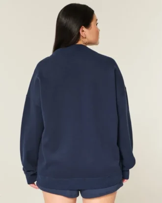 Ylisuuri mock neck -huppari